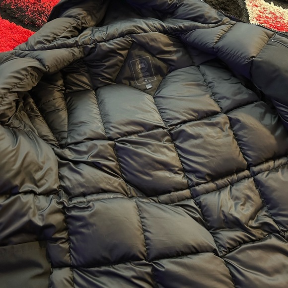 Selling a black label Canada Goose parka, size XL - Picture 3 of 6